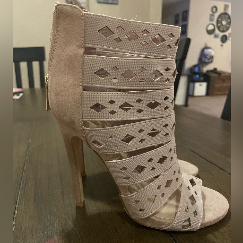 🔴 Shoedazzle Heeled Boots - Picture 2 of 9